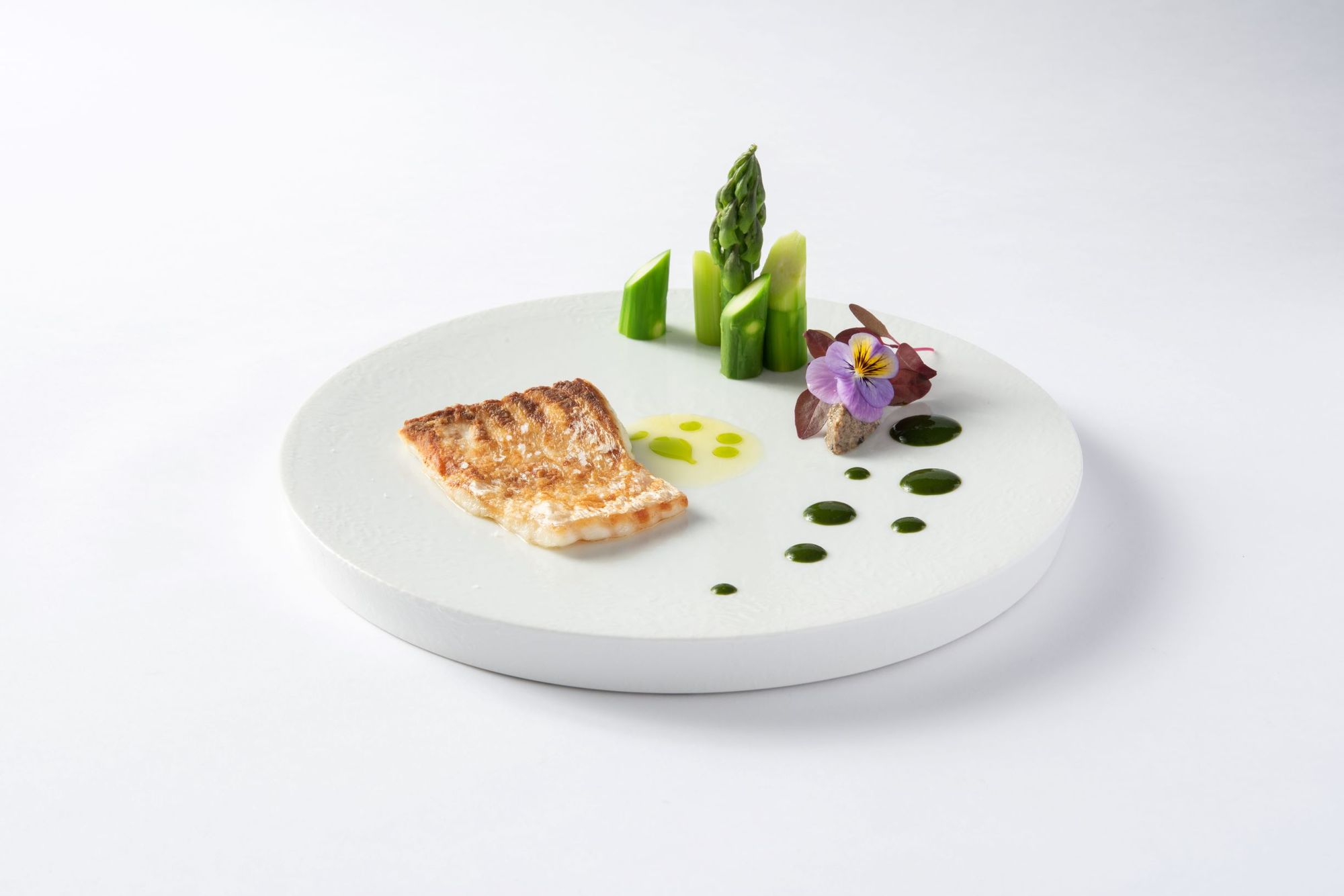 ランチメニュー 森のフレンチ サンテ Sante 北海道のリゾートホテル ホテルニドム 公式サイト